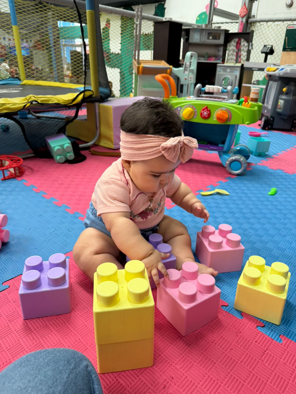 Cuidado y atención personalizada a niños